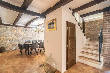 4-Bedroom Villa in Sveti Lovreč with Private Pool
