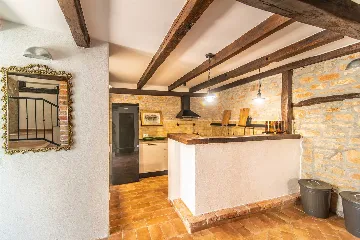 4-Bedroom Villa in Sveti Lovreč with Private Pool