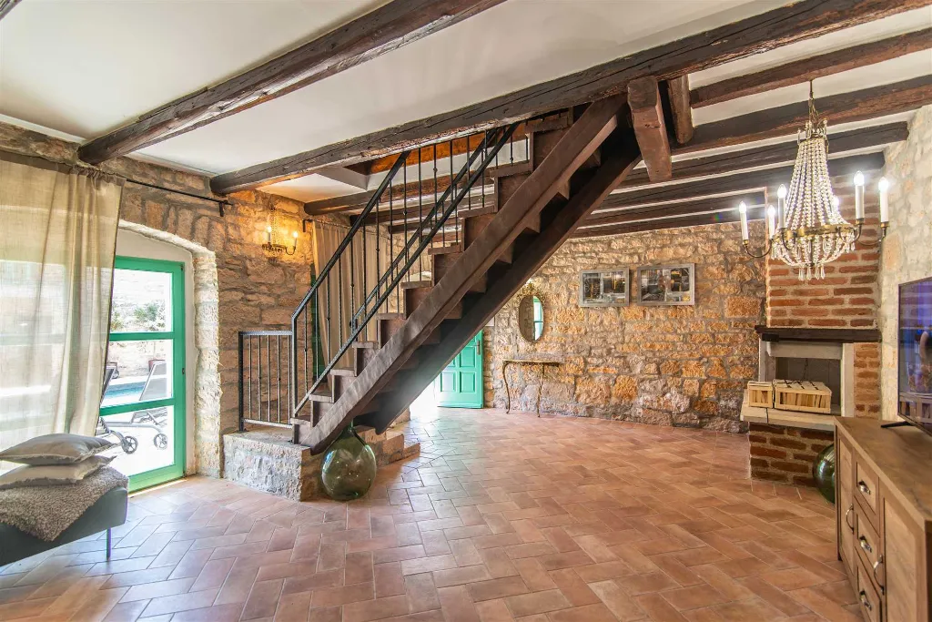 4-Bedroom Villa in Sveti Lovreč with Private Pool