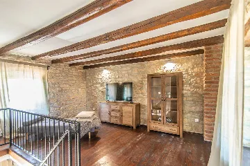 4-Bedroom Villa in Sveti Lovreč with Private Pool