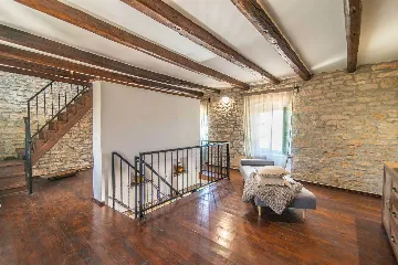 4-Bedroom Villa in Sveti Lovreč with Private Pool