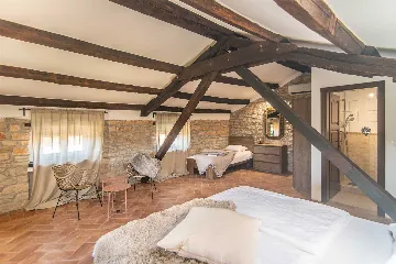 4-Bedroom Villa in Sveti Lovreč with Private Pool