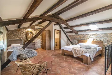 4-Bedroom Villa in Sveti Lovreč with Private Pool