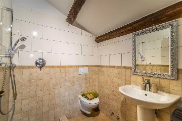 4-Bedroom Villa in Sveti Lovreč with Private Pool