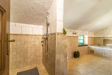 4-Bedroom Villa in Sveti Lovreč with Private Pool