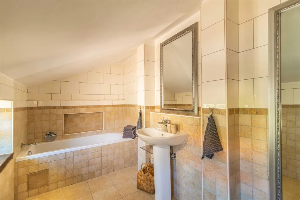 4-Bedroom Villa in Sveti Lovreč with Private Pool