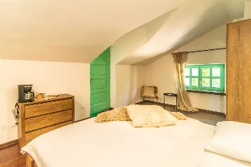 4-Bedroom Villa in Sveti Lovreč with Private Pool