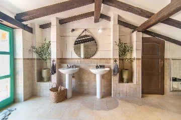 4-Bedroom Villa in Sveti Lovreč with Private Pool