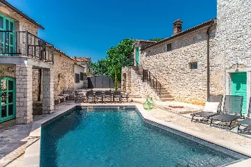 4-Bedroom Villa in Sveti Lovreč with Private Pool