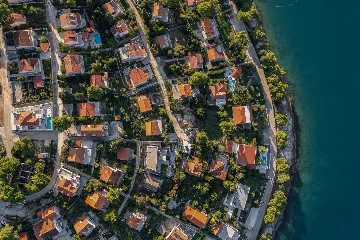 4-Bedroom Villa with Heated Pool in Splitska