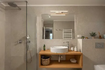 4-Bedroom Villa with Heated Pool in Splitska