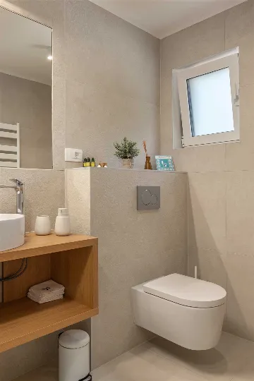 4-Bedroom Villa with Heated Pool in Splitska