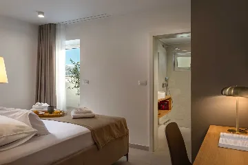 4-Bedroom Villa with Heated Pool in Splitska