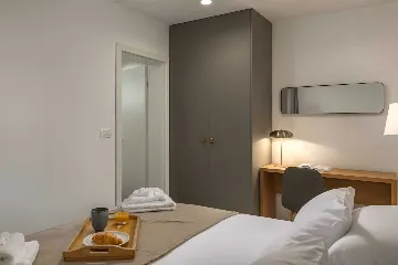 4-Bedroom Villa with Heated Pool in Splitska