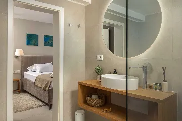 4-Bedroom Villa with Heated Pool in Splitska