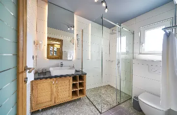 Jesenice 6-Bedroom Villa for 12 Guests