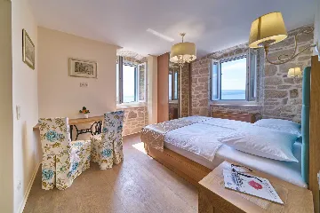 Jesenice 6-Bedroom Villa for 12 Guests