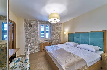 Jesenice 6-Bedroom Villa for 12 Guests