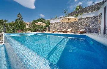 Jesenice 6-Bedroom Villa for 12 Guests