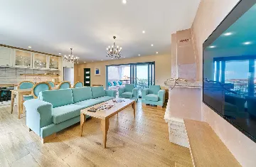 Jesenice 6-Bedroom Villa for 12 Guests