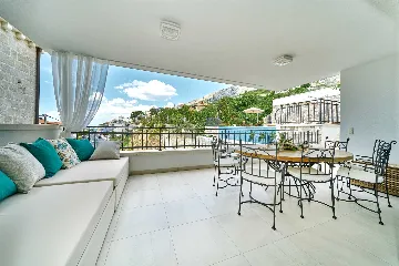 Jesenice 6-Bedroom Villa for 12 Guests