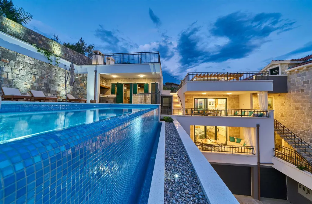 Jesenice 6-Bedroom Villa for 12 Guests