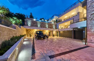 Jesenice 6-Bedroom Villa for 12 Guests