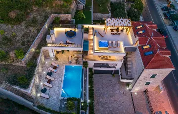 Jesenice 6-Bedroom Villa for 12 Guests