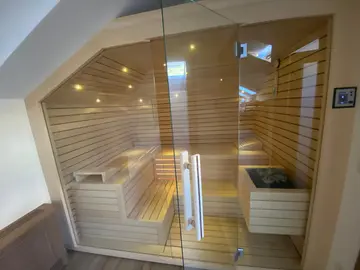 Jesenice 6-Bedroom Villa for 12 Guests