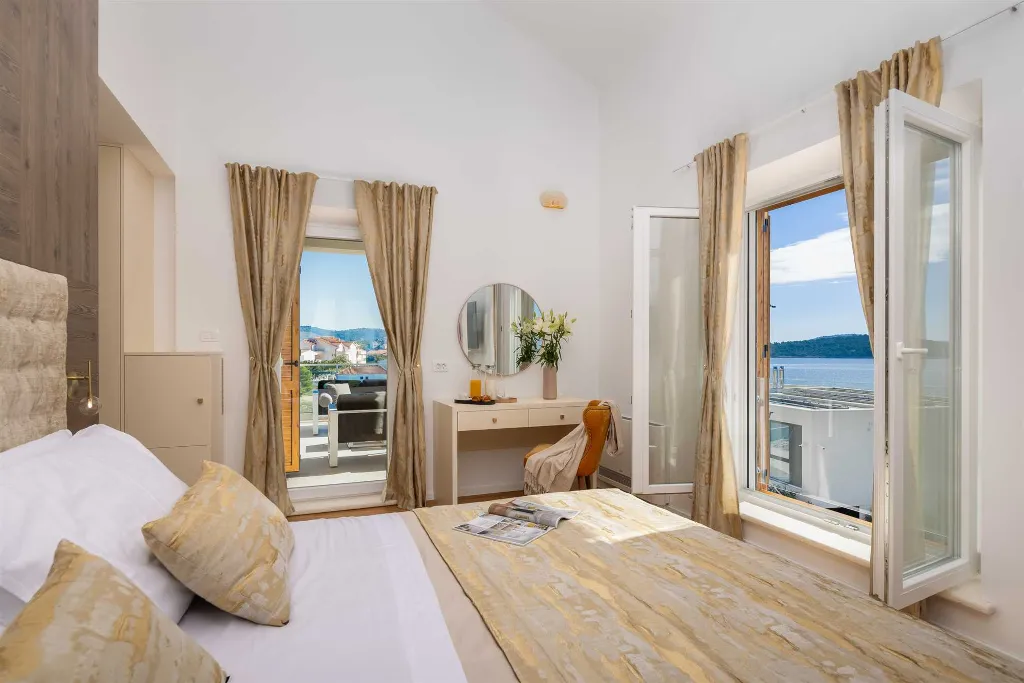 Rogoznica 5-Bedroom Villa with Heated Pool