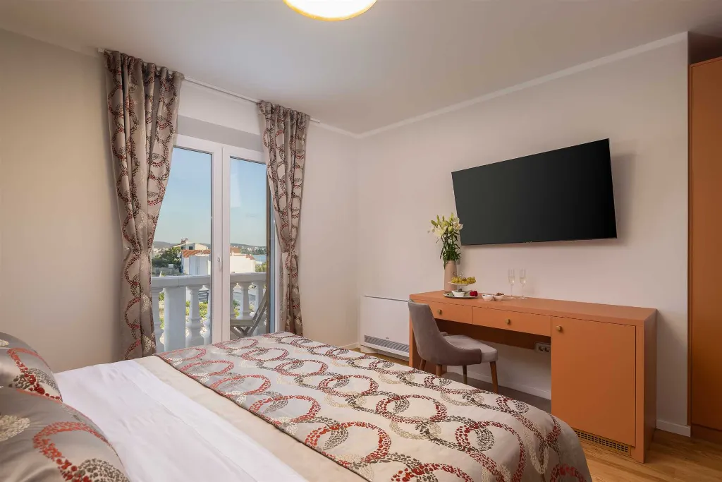 Rogoznica 5-Bedroom Villa with Heated Pool