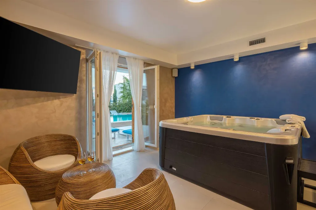 Rogoznica 5-Bedroom Villa with Heated Pool