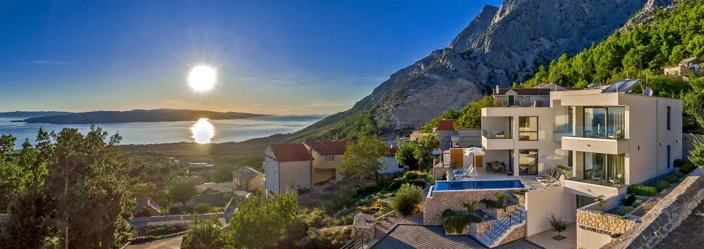 4-Bedroom Villa in Baška Voda for Up to 8 Guests