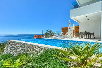 4-Bedroom Villa in Baška Voda for Up to 8 Guests