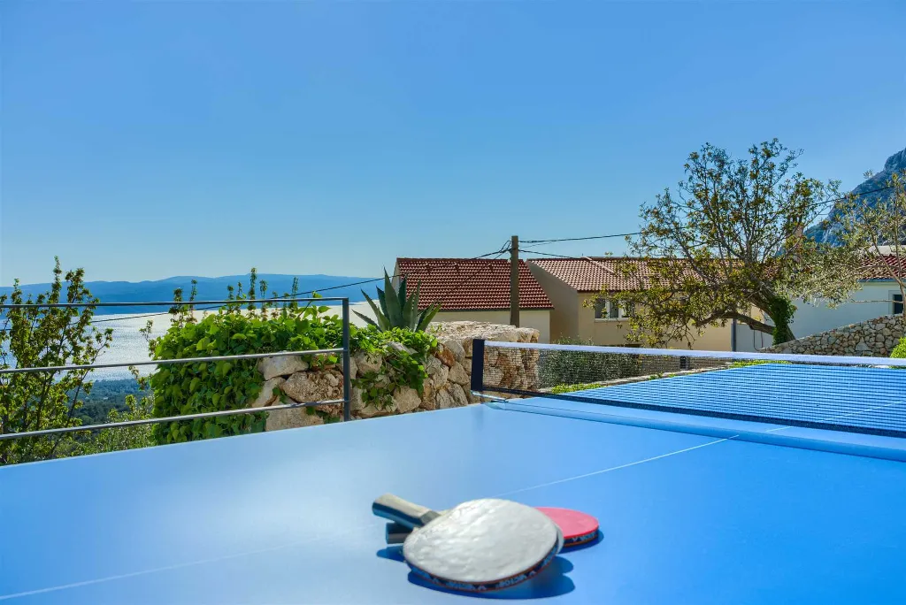 4-Bedroom Villa in Baška Voda for Up to 8 Guests