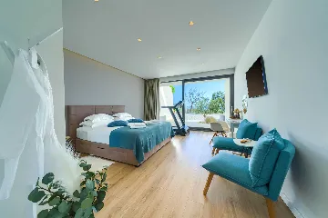 4-Bedroom Villa in Baška Voda for Up to 8 Guests