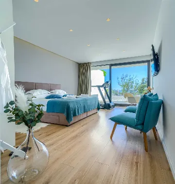 4-Bedroom Villa in Baška Voda for Up to 8 Guests
