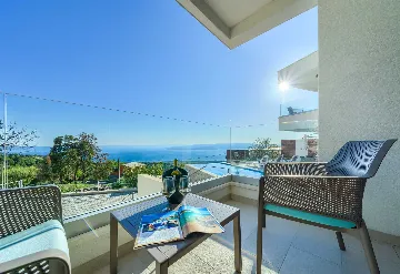 4-Bedroom Villa in Baška Voda for Up to 8 Guests