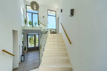 4-Bedroom Villa in Baška Voda for Up to 8 Guests
