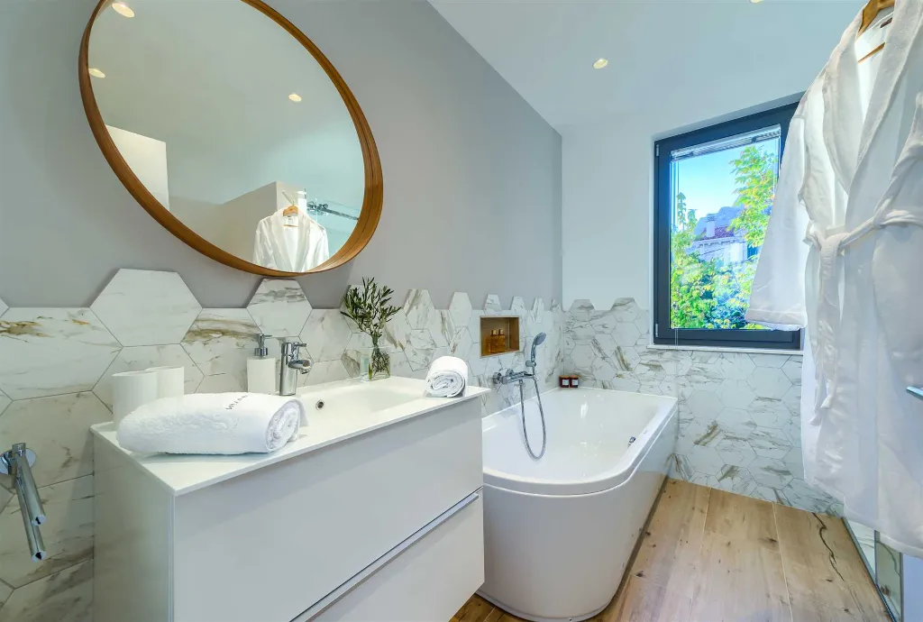 4-Bedroom Villa in Baška Voda for Up to 8 Guests