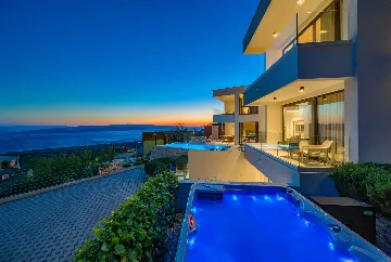 4-Bedroom Villa in Baška Voda for Up to 8 Guests