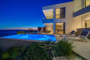 4-Bedroom Villa in Baška Voda for Up to 8 Guests