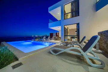 4-Bedroom Villa in Baška Voda for Up to 8 Guests