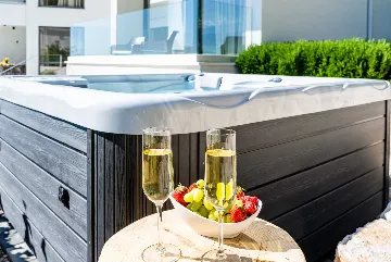 4-Bedroom Villa in Baška Voda for Up to 8 Guests