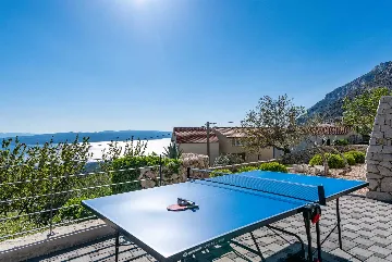 4-Bedroom Villa in Baška Voda for Up to 8 Guests