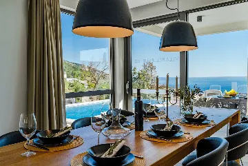 4-Bedroom Villa in Baška Voda for Up to 8 Guests