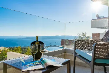 4-Bedroom Villa in Baška Voda for Up to 8 Guests