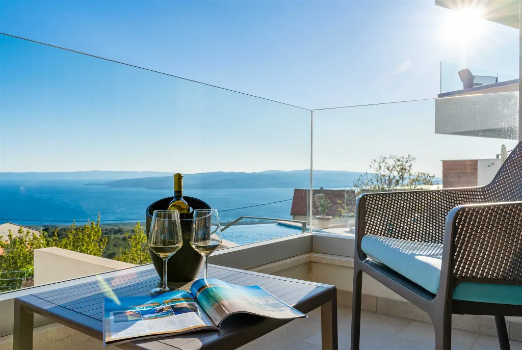 4-Bedroom Villa in Baška Voda for Up to 8 Guests