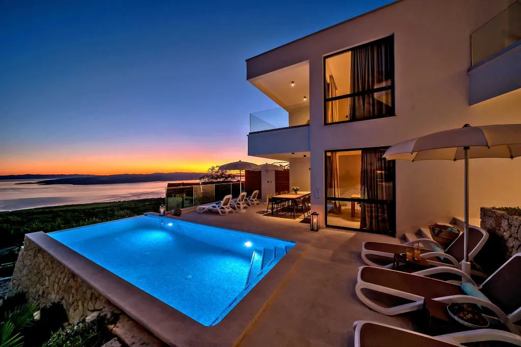 4-Bedroom Villa in Baška Voda for Up to 8 Guests