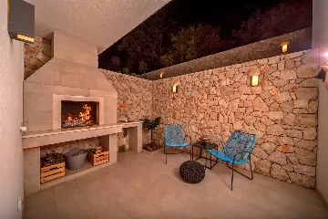 4-Bedroom Villa in Baška Voda for Up to 8 Guests